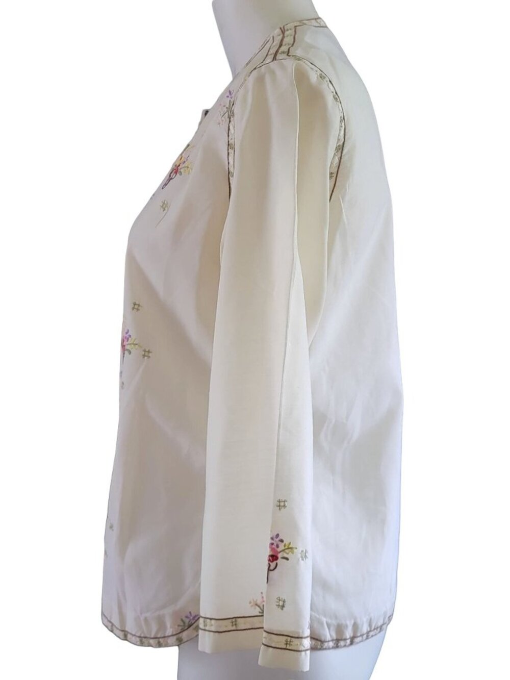 Vintage Hand Embroidered Floral Blouse Size 38 Medium Cream Cottagecore Top - Picture 8 of 11